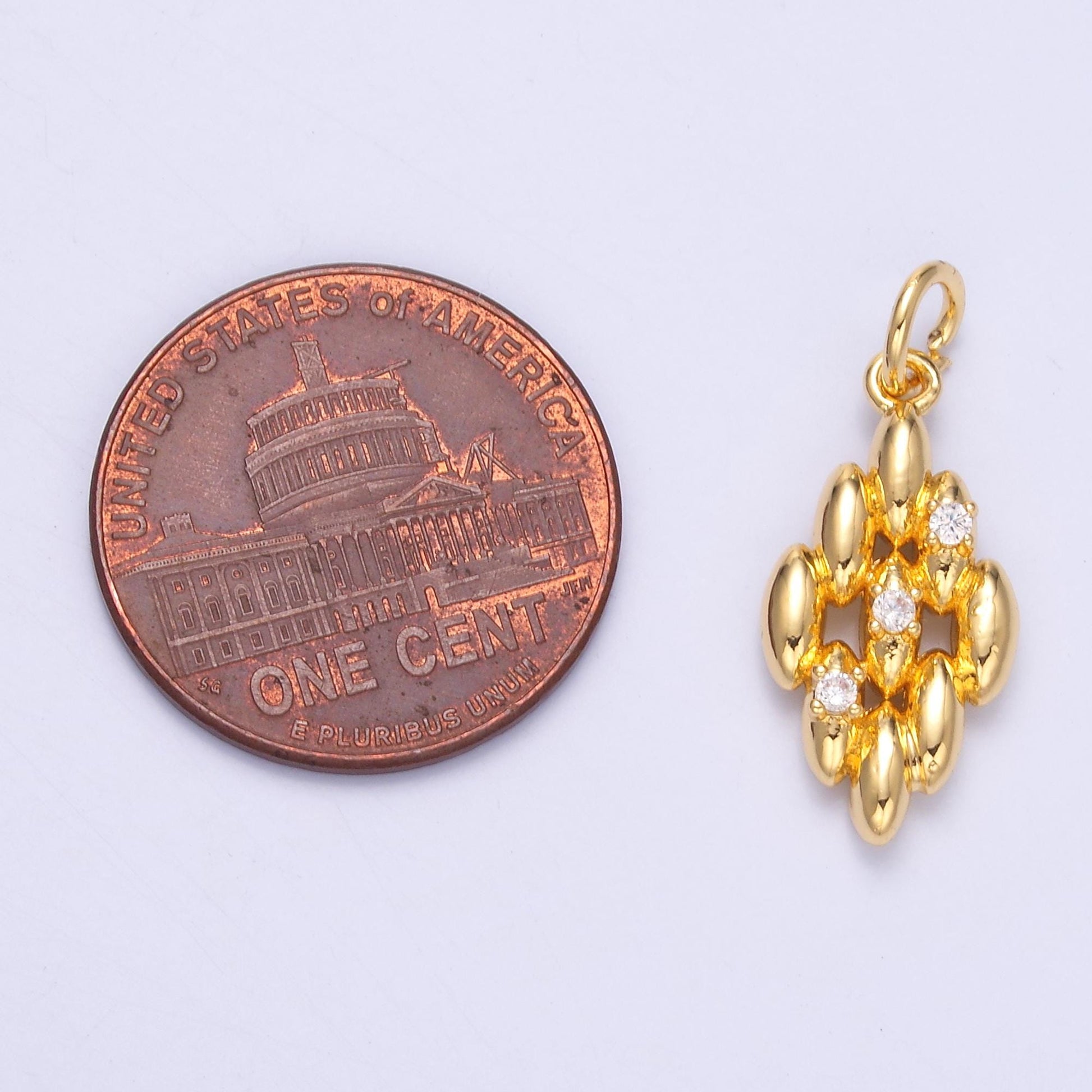 Mini gold geometric Charm n005