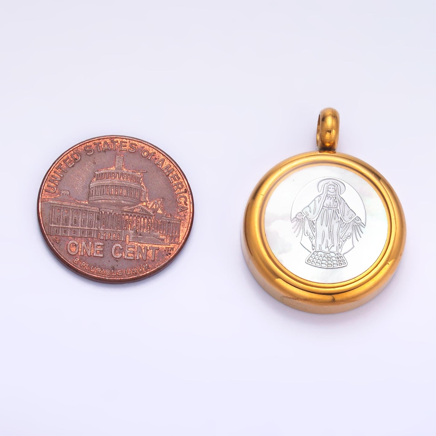 Gold Pvd Plating Stainless Steel Miraculous Lady Round Pendant in Gold P-820