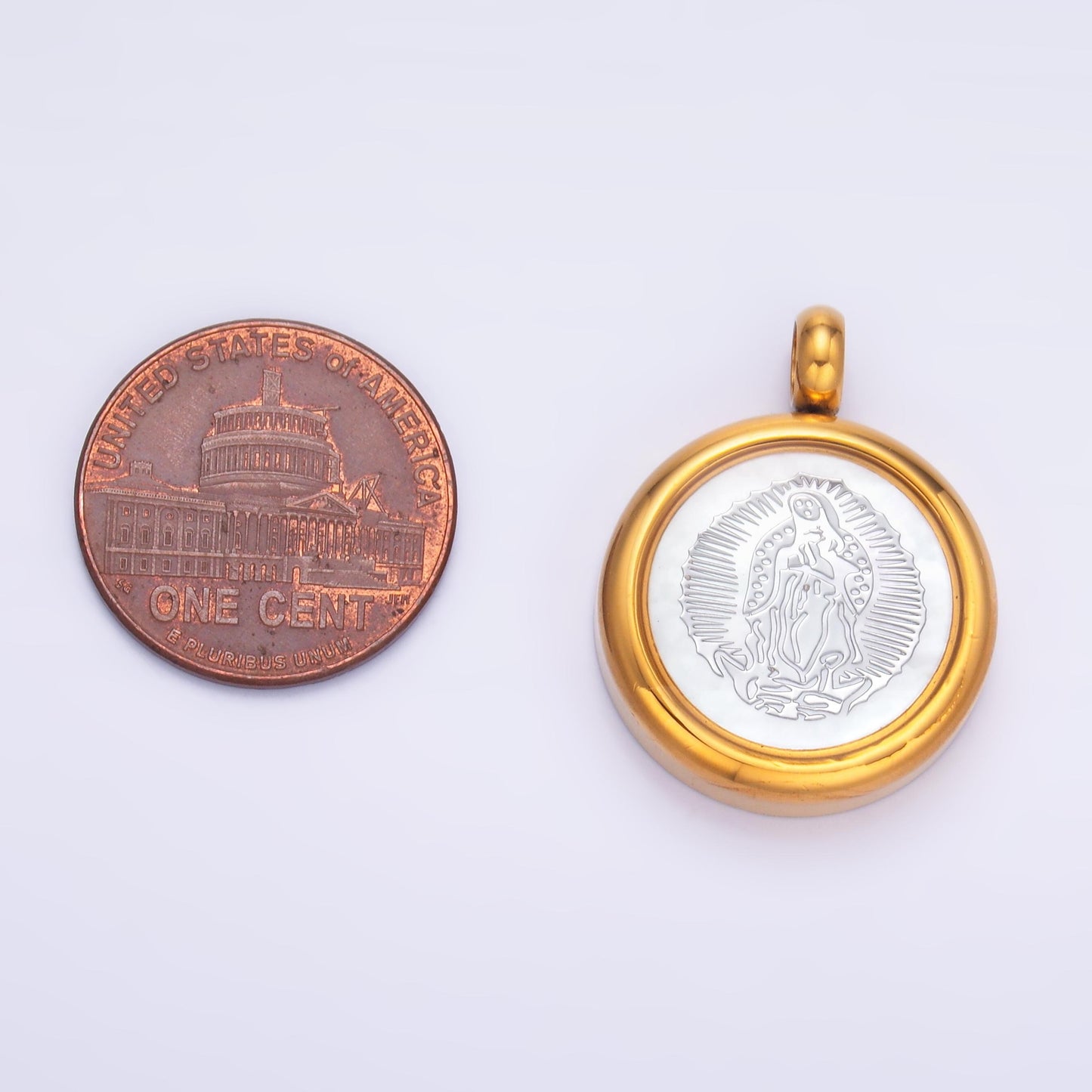 Gold Pvd Plating Stainless Steel Lady Gudalupe Round Pendant for Religious Jewelry Making P833