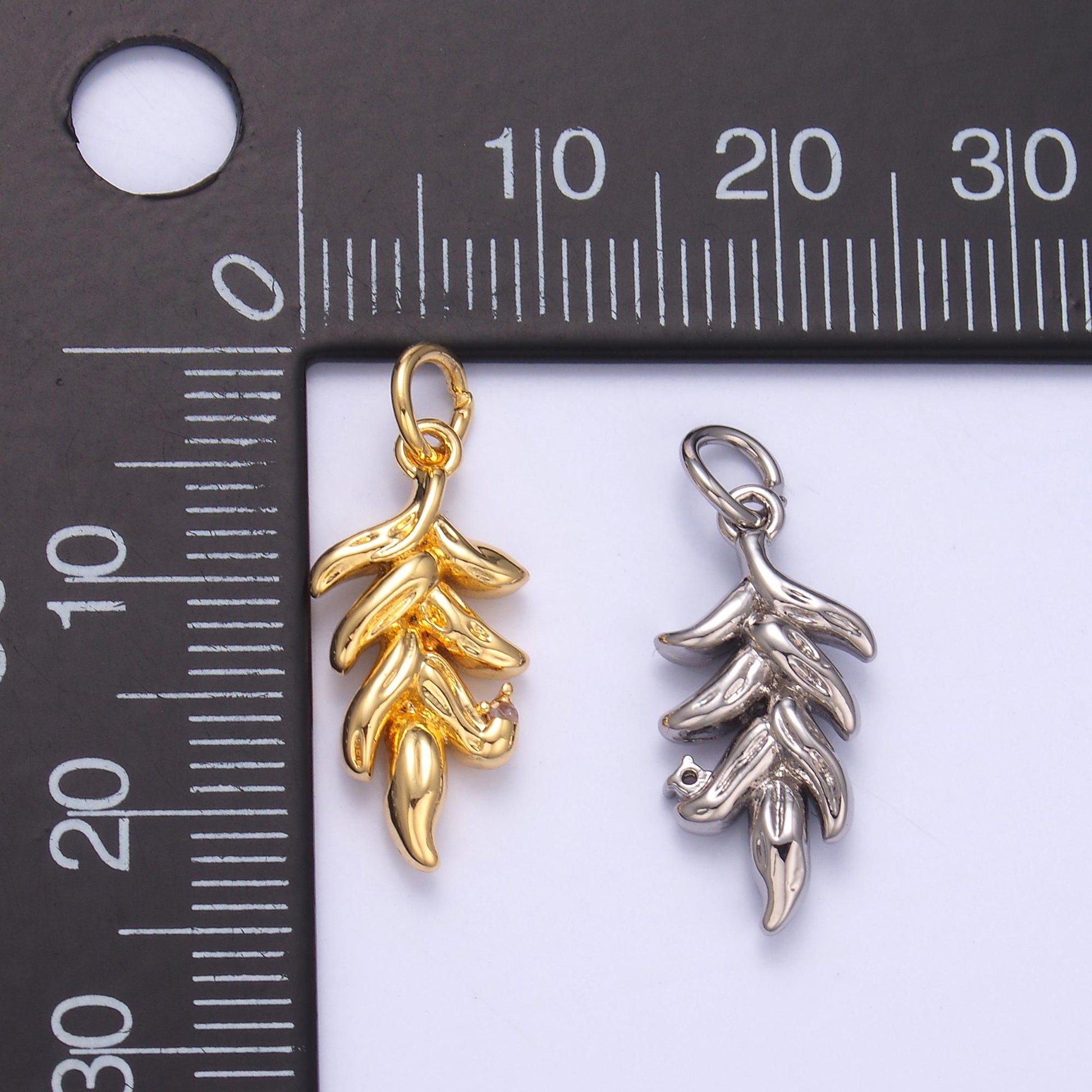 24k Gold Filled Cute Dainty Leaf Pendant, Gold Leaf Flora Charm Bracelet | n-022