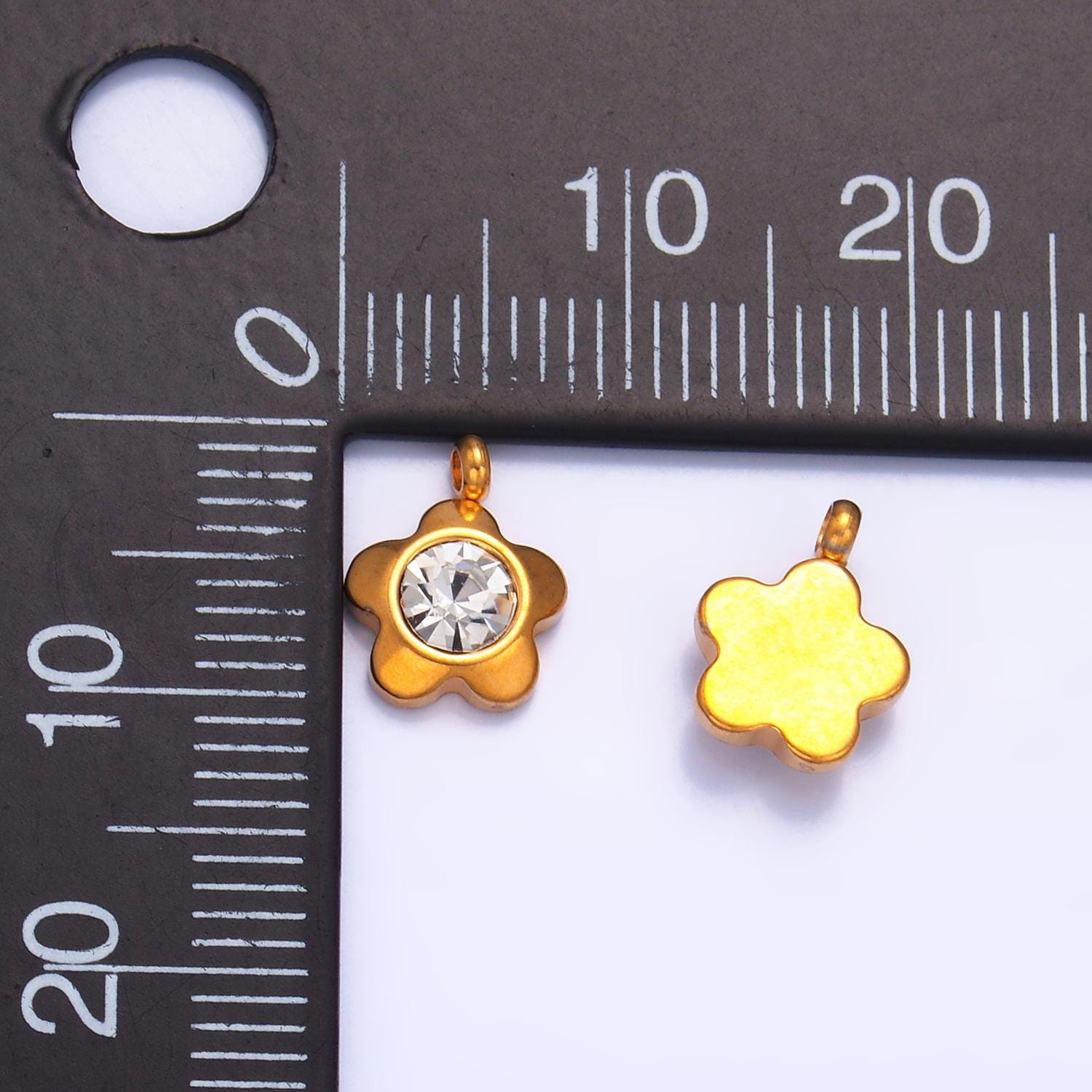 PVD Gold Stainless Steel Mini Daisy Flower Charm Floral Jewelry Making Supply | P-1551