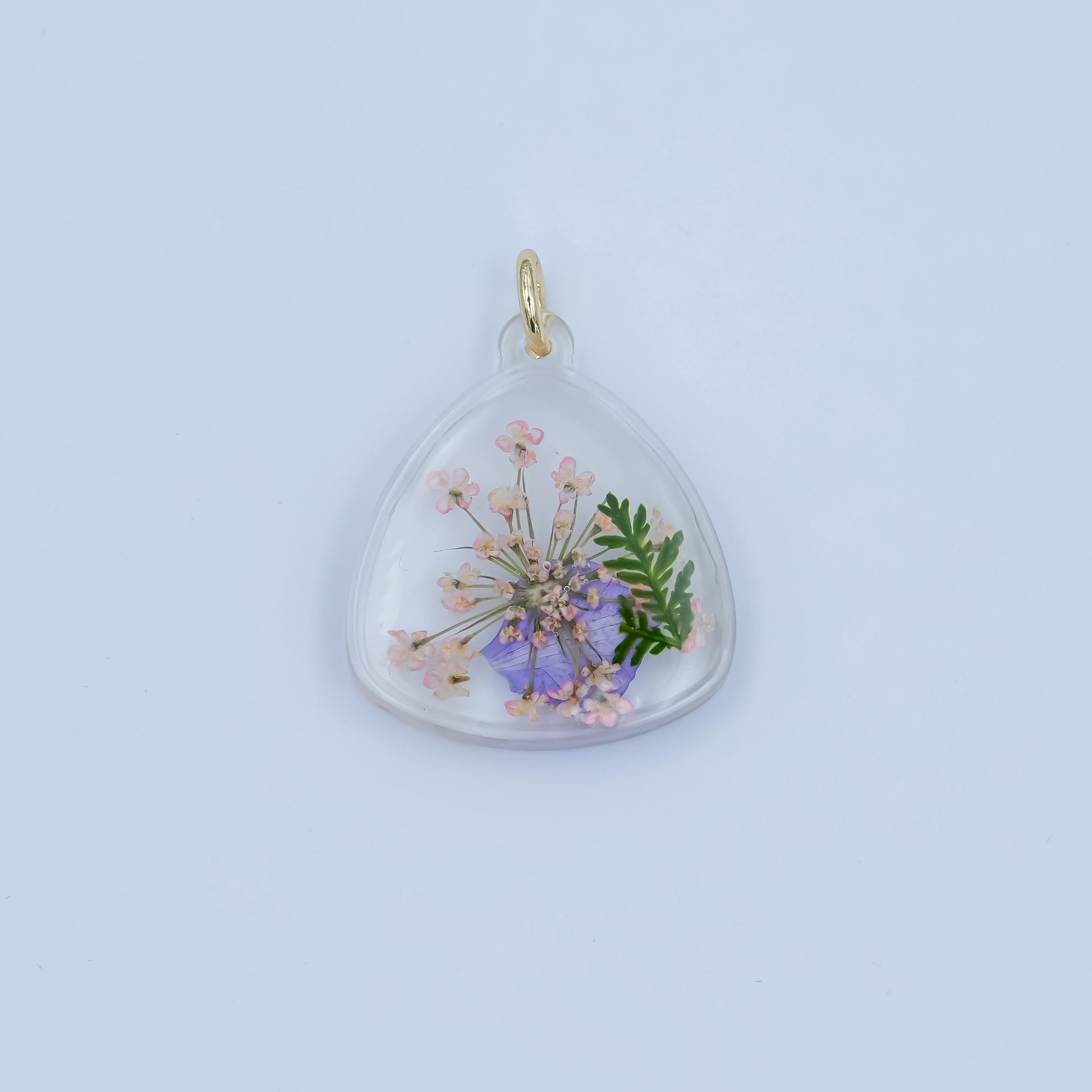 Handmade Real Pressed Flower Charm Purple Hydrangea for Necklace Earring Jewelry Making Supply Resin Triangle Shape N-060