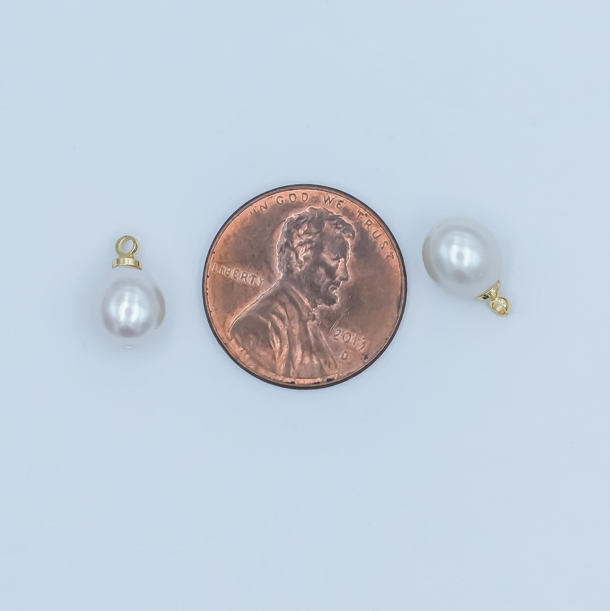 24K Gold Filled 11mm White Round Shell Pearl Charm | P1682