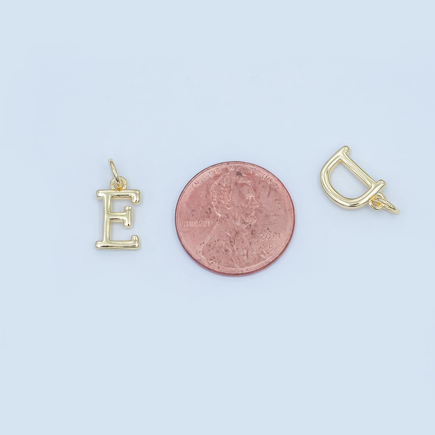 Minimalist Gold letter charms, personalized charm, initial charms, bracelet charms, mini pendant charms for necklace charm A-043