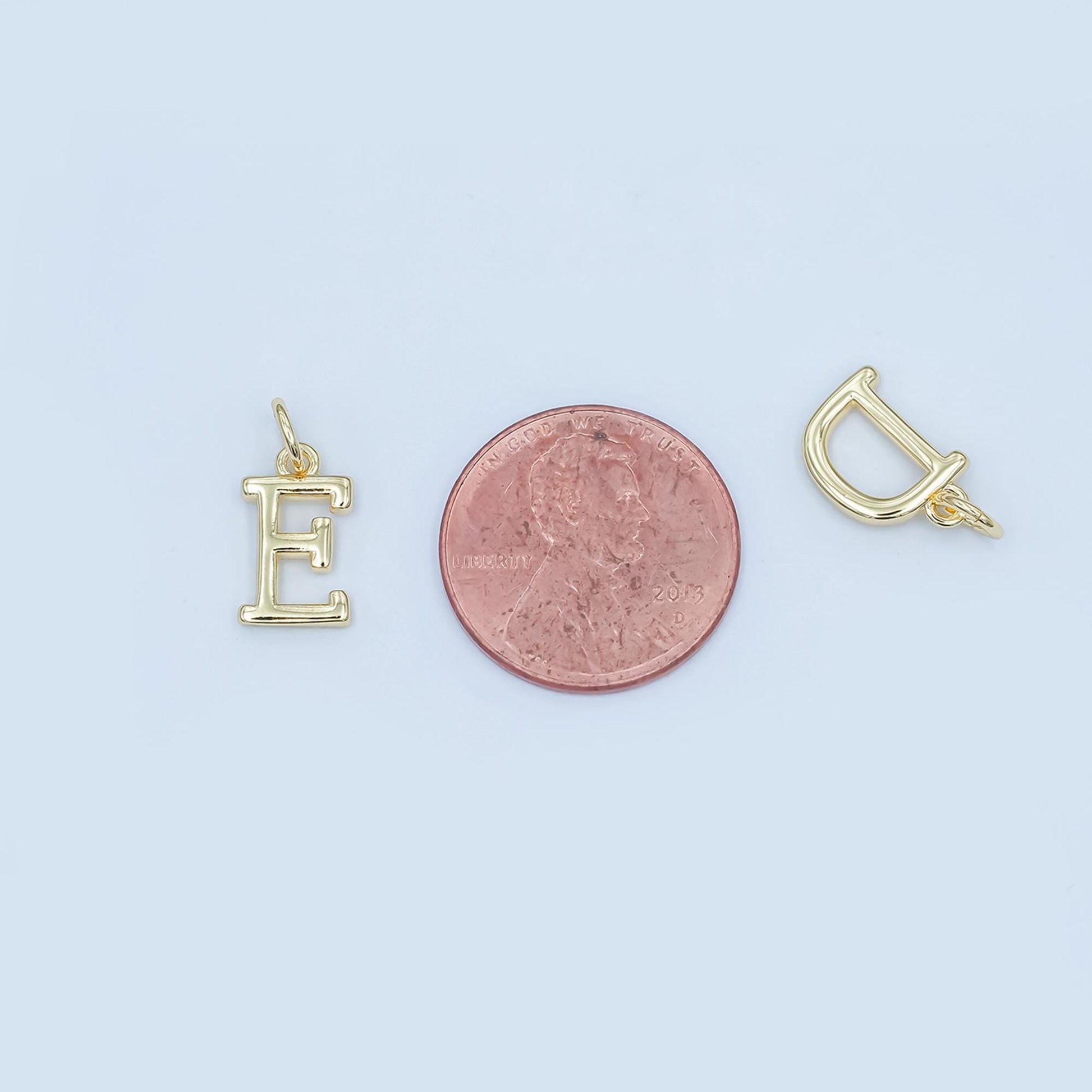 Minimalist Gold letter charms, personalized charm, initial charms, bracelet charms, mini pendant charms for necklace charm A-043