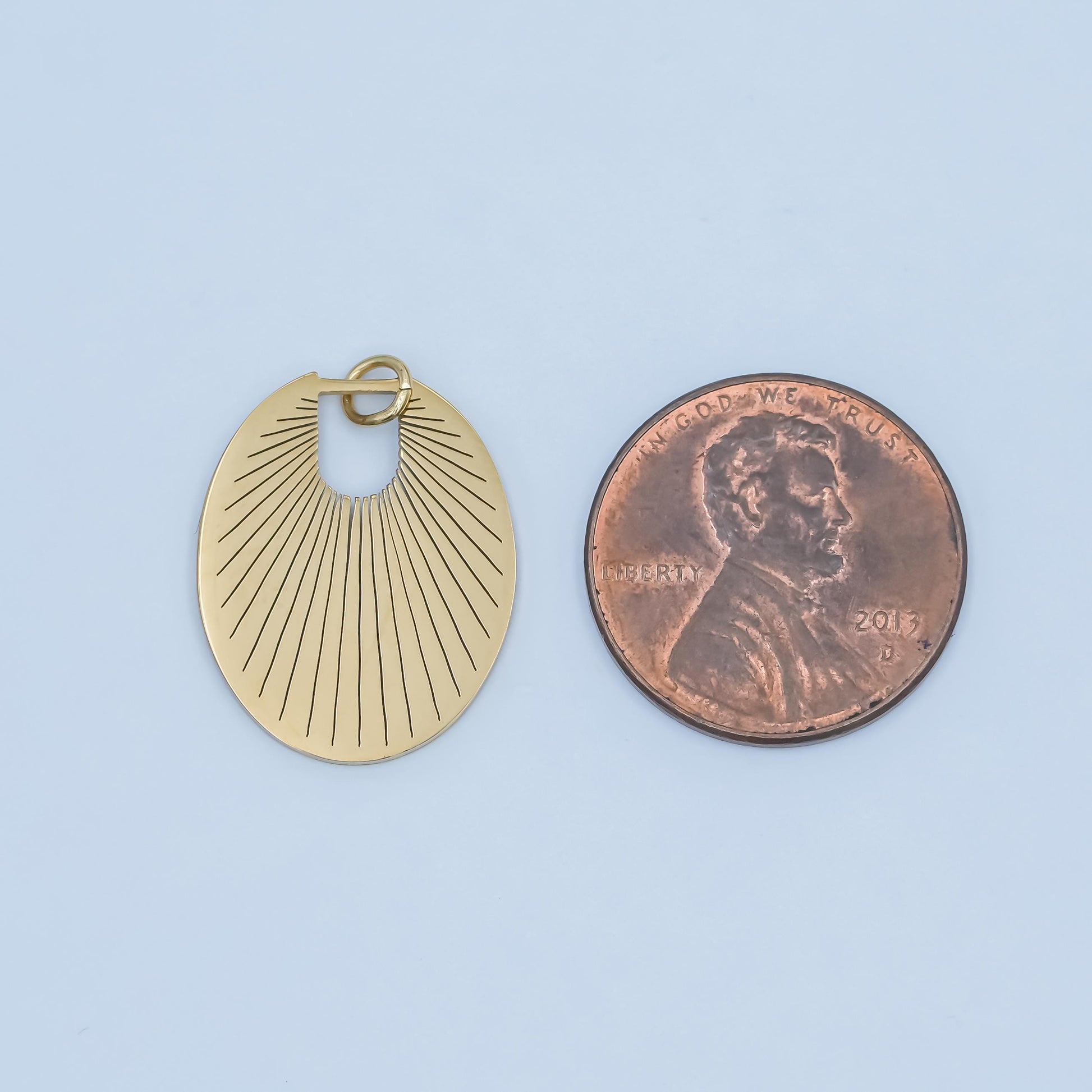 Dainty PVD Gold Stainless Steel Sun Ray charm Celestial pendant Oval Sunburst pendant Jewelry Inspired P-589