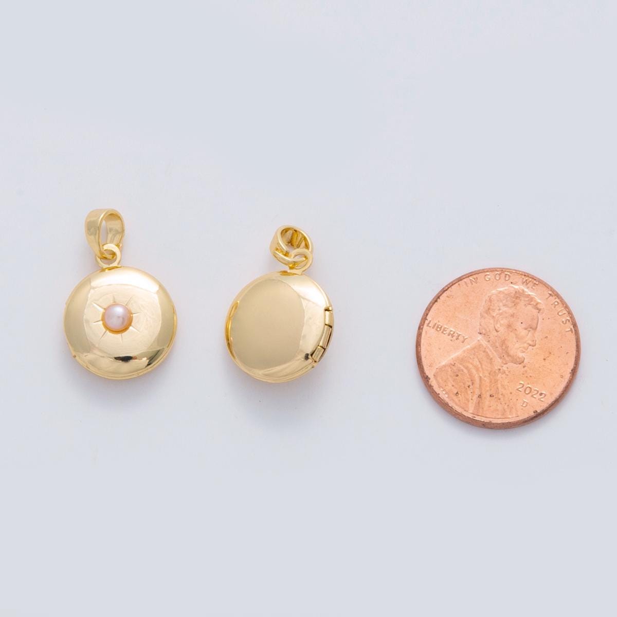 Minimalist Oval Locket Pendants Mini Pearl Locket Charm for Necklace bracelet in 18k gold filled Supply AH-687