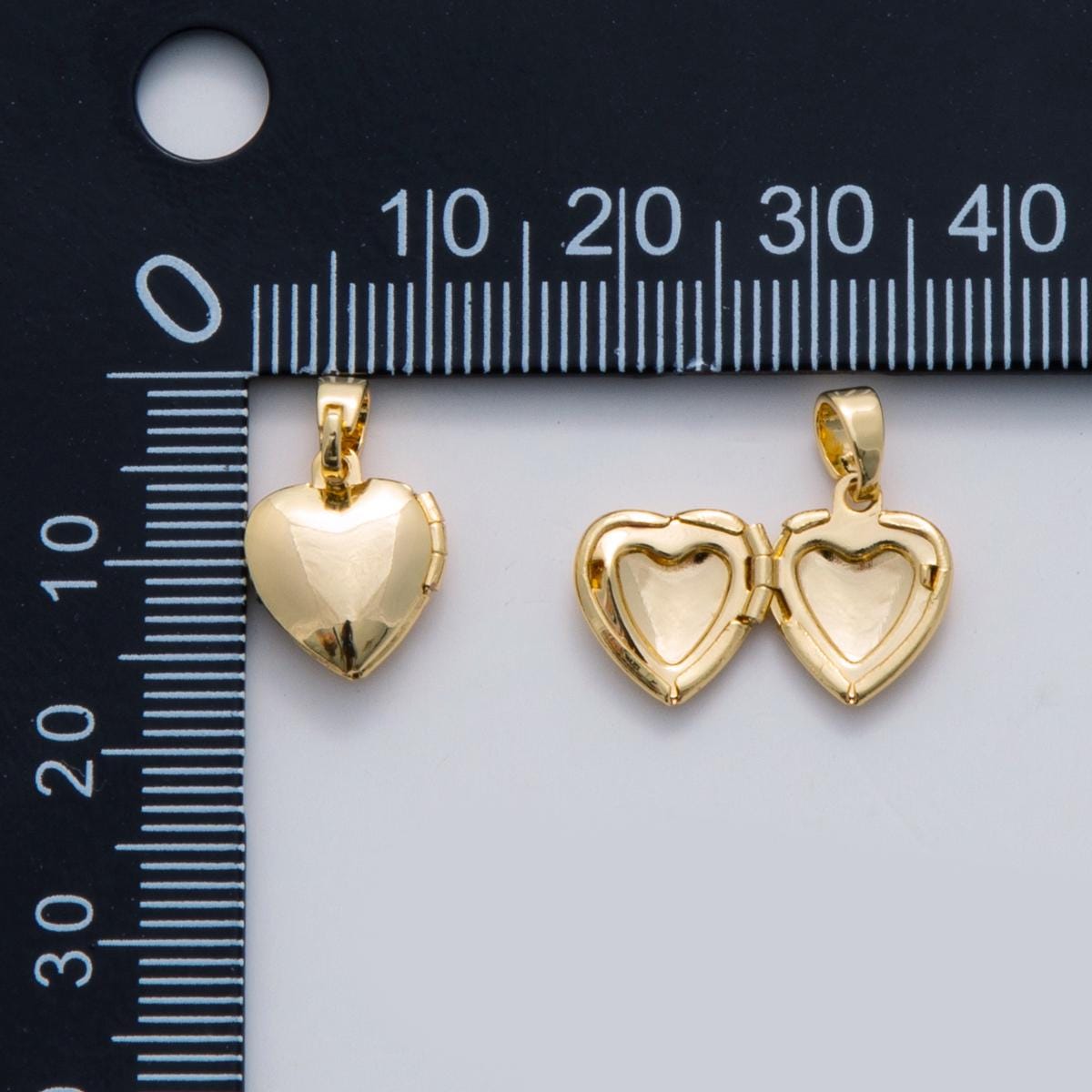 Minimalist Heart Locket Pendants Mini Heart Charm for Photo Picture Necklace bracelet in 18k gold filled Supply Ah-688