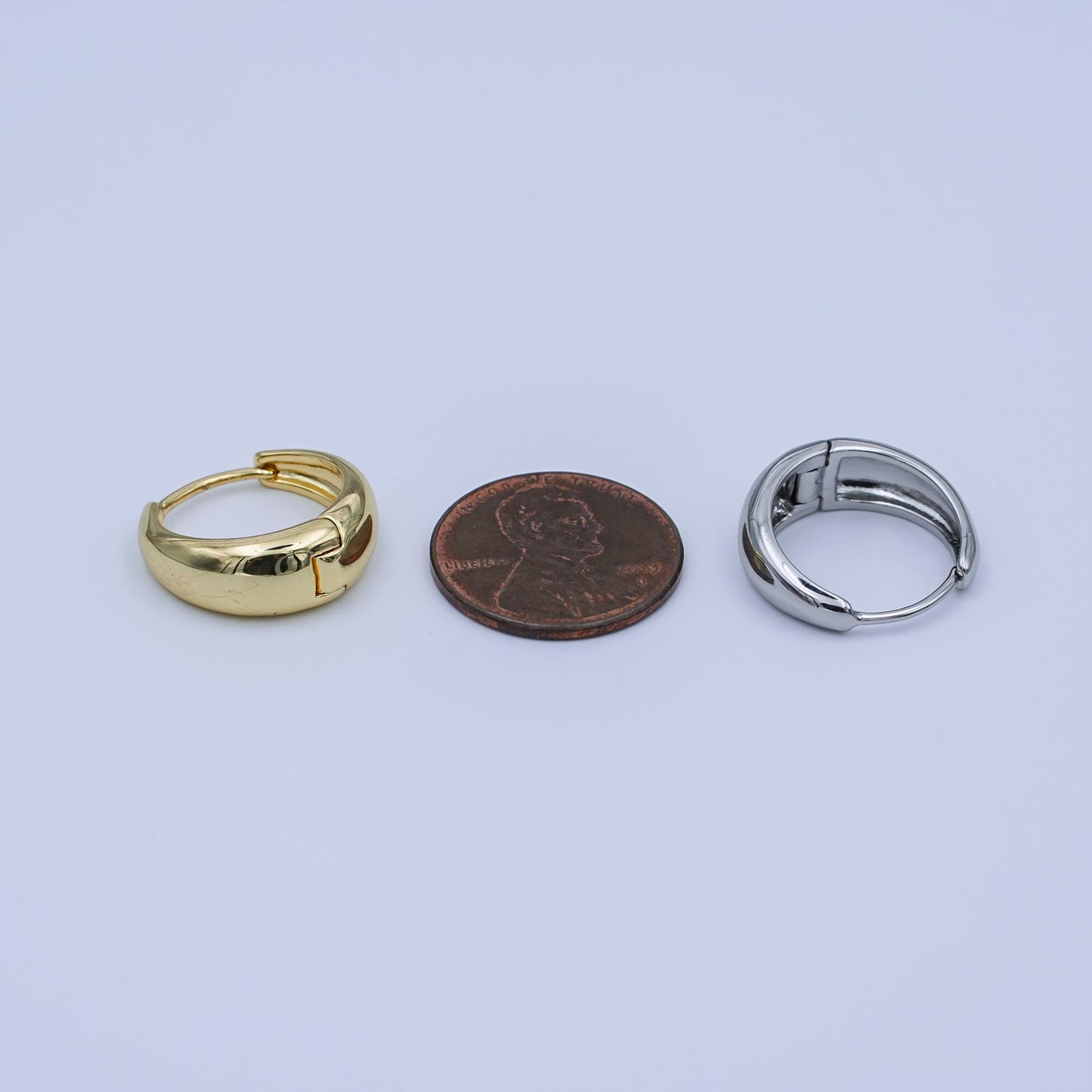 24K Gold Filled 18mm Minimalist Huggie Hoop Earrings in Gold & Silver | T021 T026