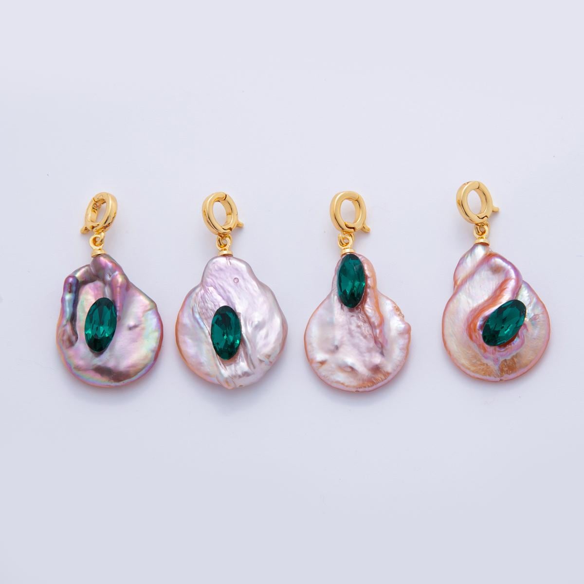 Beautiful mauve pink / purple freeform baroque pearl charm genuine freshwater mermaid pearls pendant with Emerald Green CZ AH-702