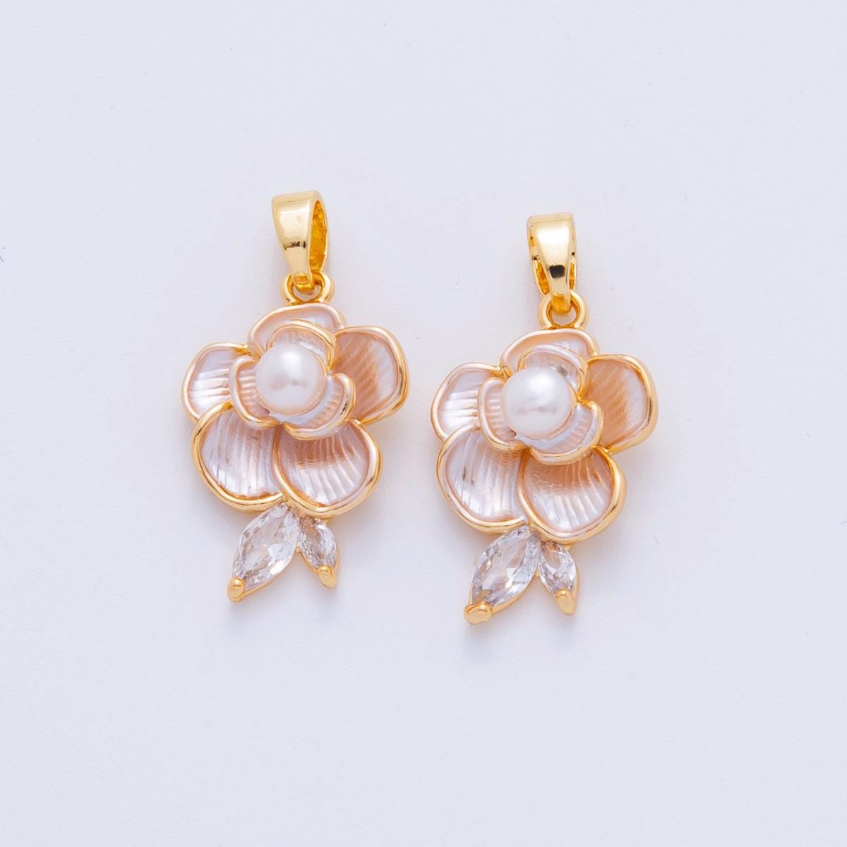 18K Gold Filled Marquise Shell Pearl Flower Pendant | AH712
