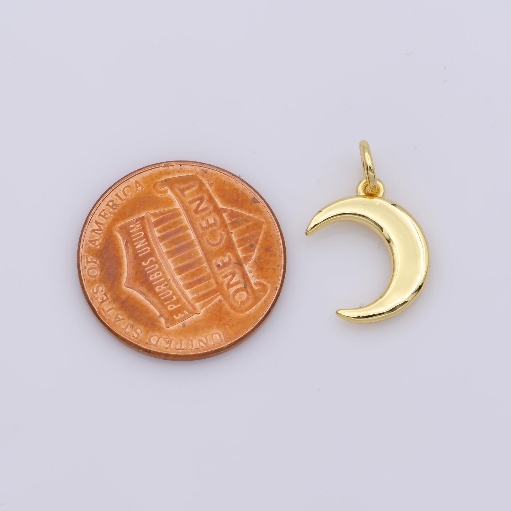 Dainty 14K Gold Filled Crescent Moon Charm Gold Pendant for Necklace Charm Component D-461