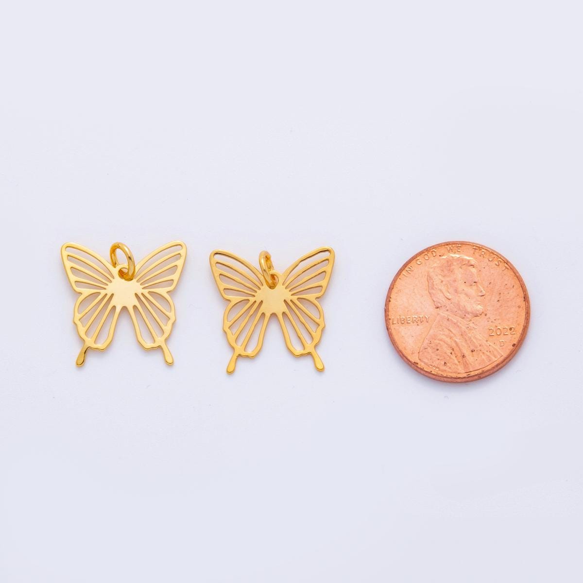 Gold Butterfly Charms Filigree Cutout Mariposa Pendants Monarch Charm M-543