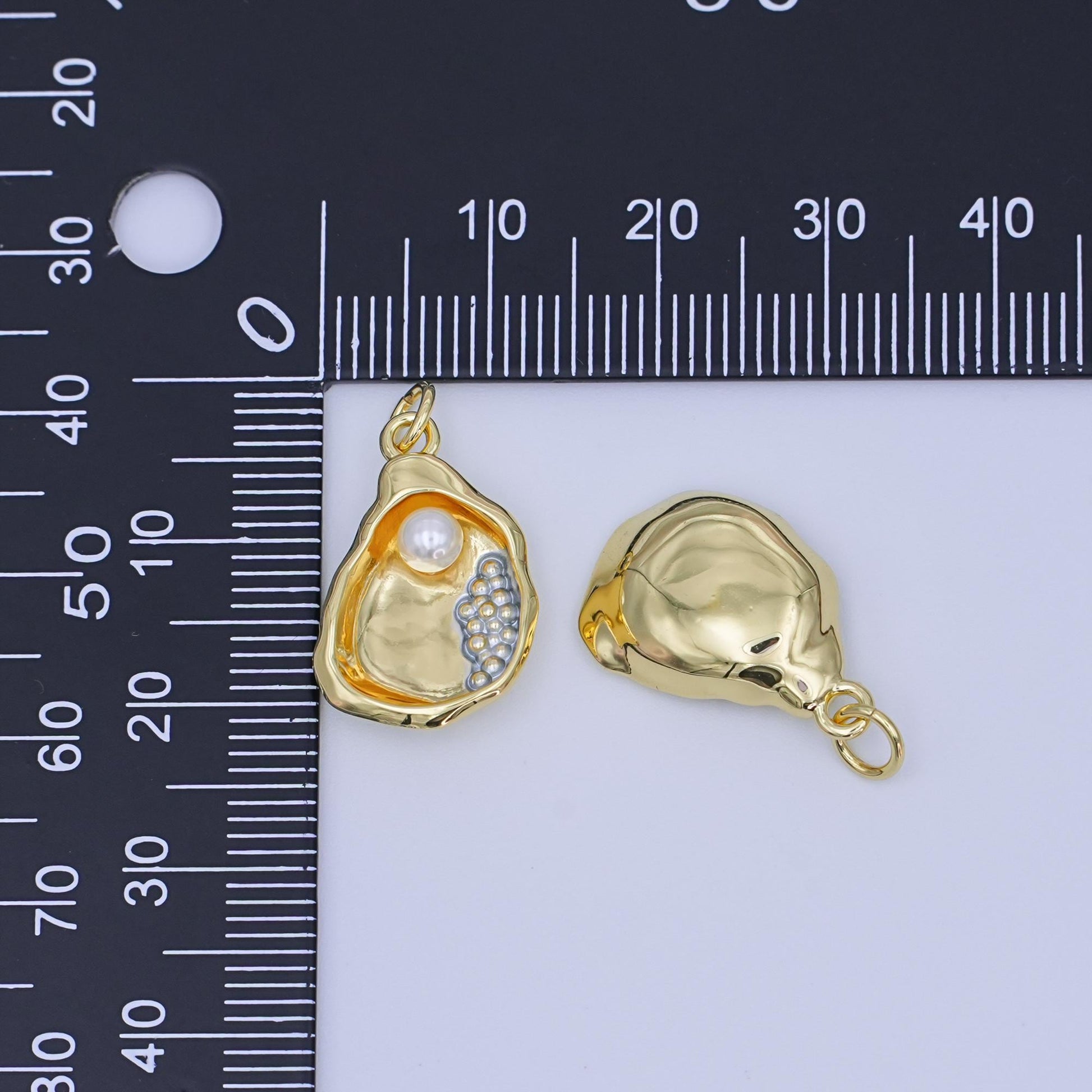 24K Gold Filled Shell Pearl Clam Sea Shell Charm | AF451
