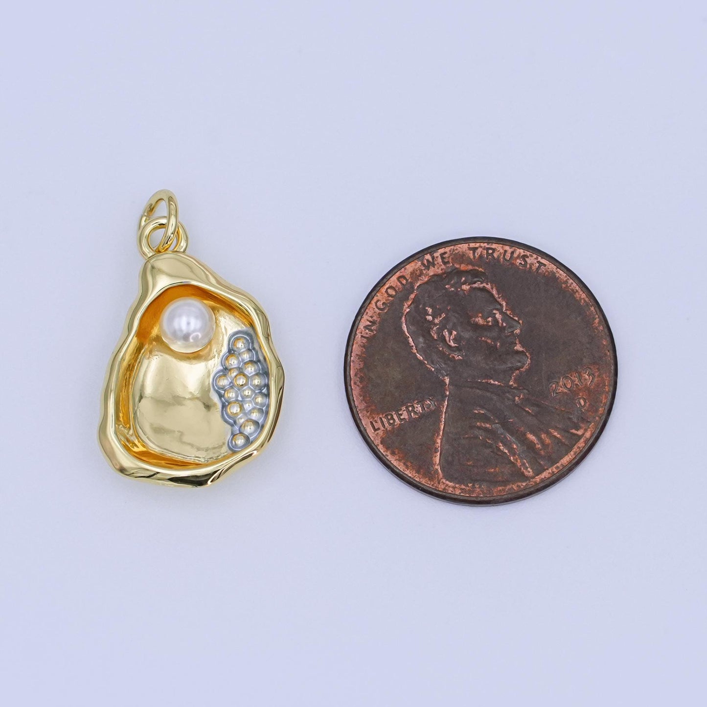 24K Gold Filled Shell Pearl Clam Sea Shell Charm | AF451