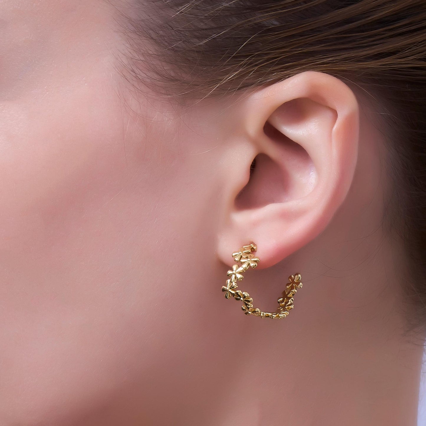 24K Gold Filled 20mm Flower C-Shaped Hoop Earrings | AI436
