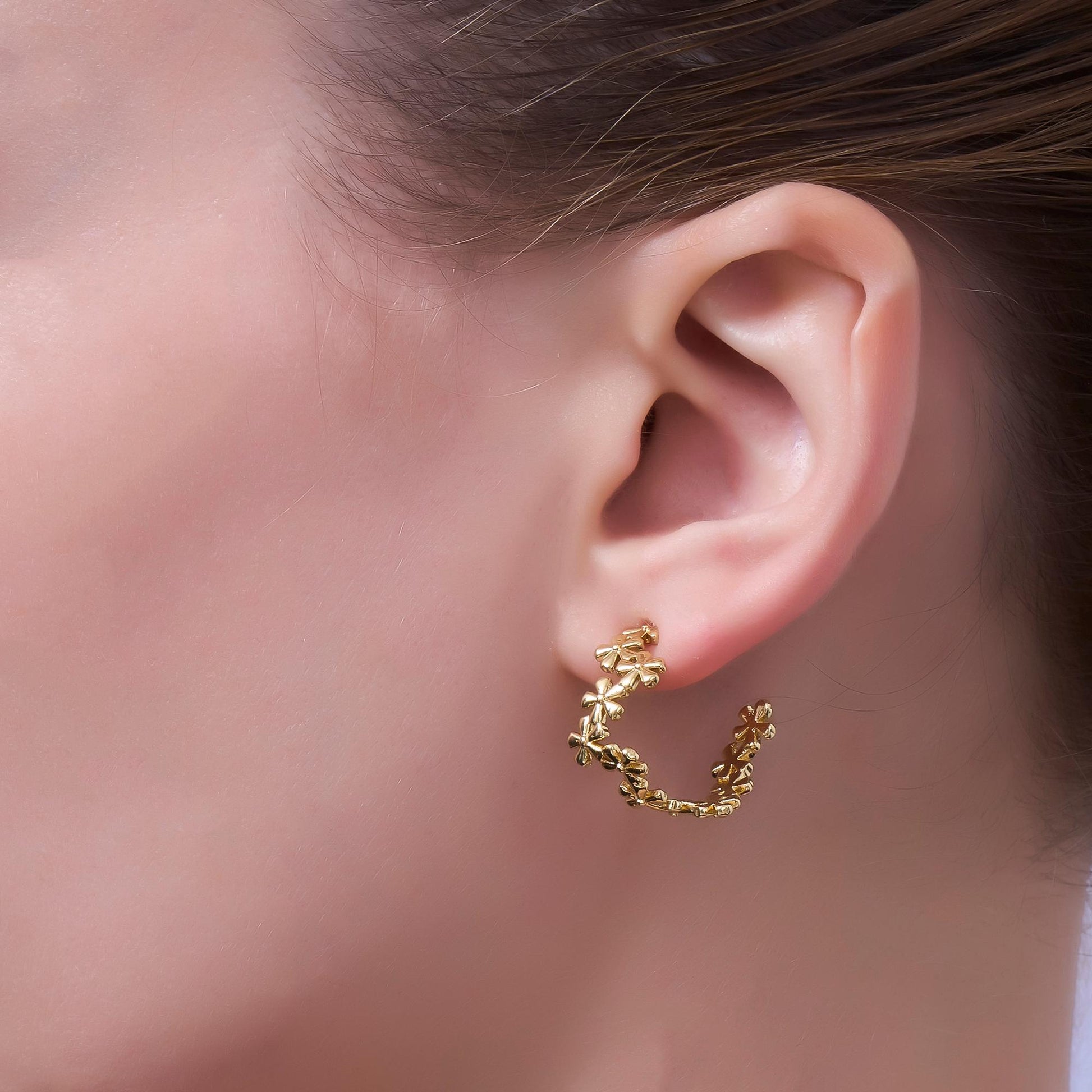 24K Gold Filled 20mm Flower C-Shaped Hoop Earrings | AI436