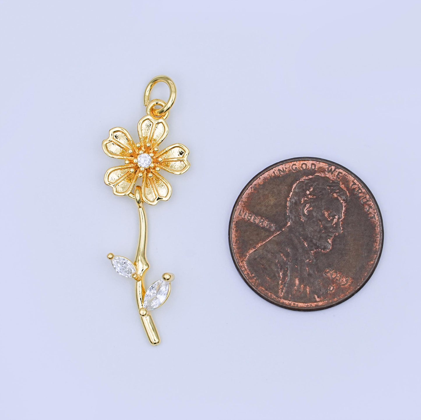 Gold Daisy Flower Charm with CZ Leaves – Elegant Floral Pendant for Necklace or Bracelet – Delicate Gold Plated Jewelry Supply AF-458