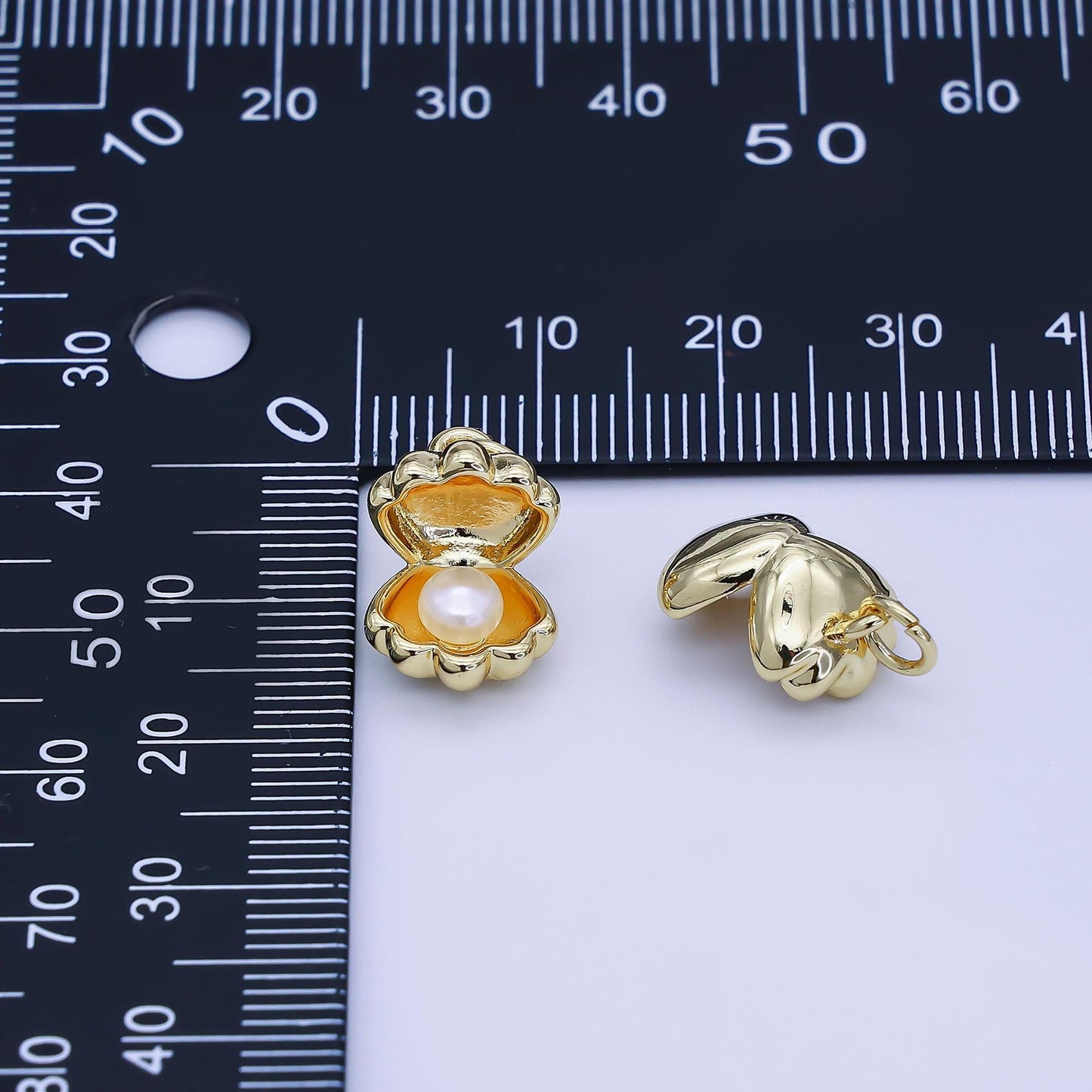 Tiny Clam Pearl Shell Charm for Bracelet Necklace Earring Component White Shell Pearl Clam Shell Under The Sea pendant Inspired Jewelry D167