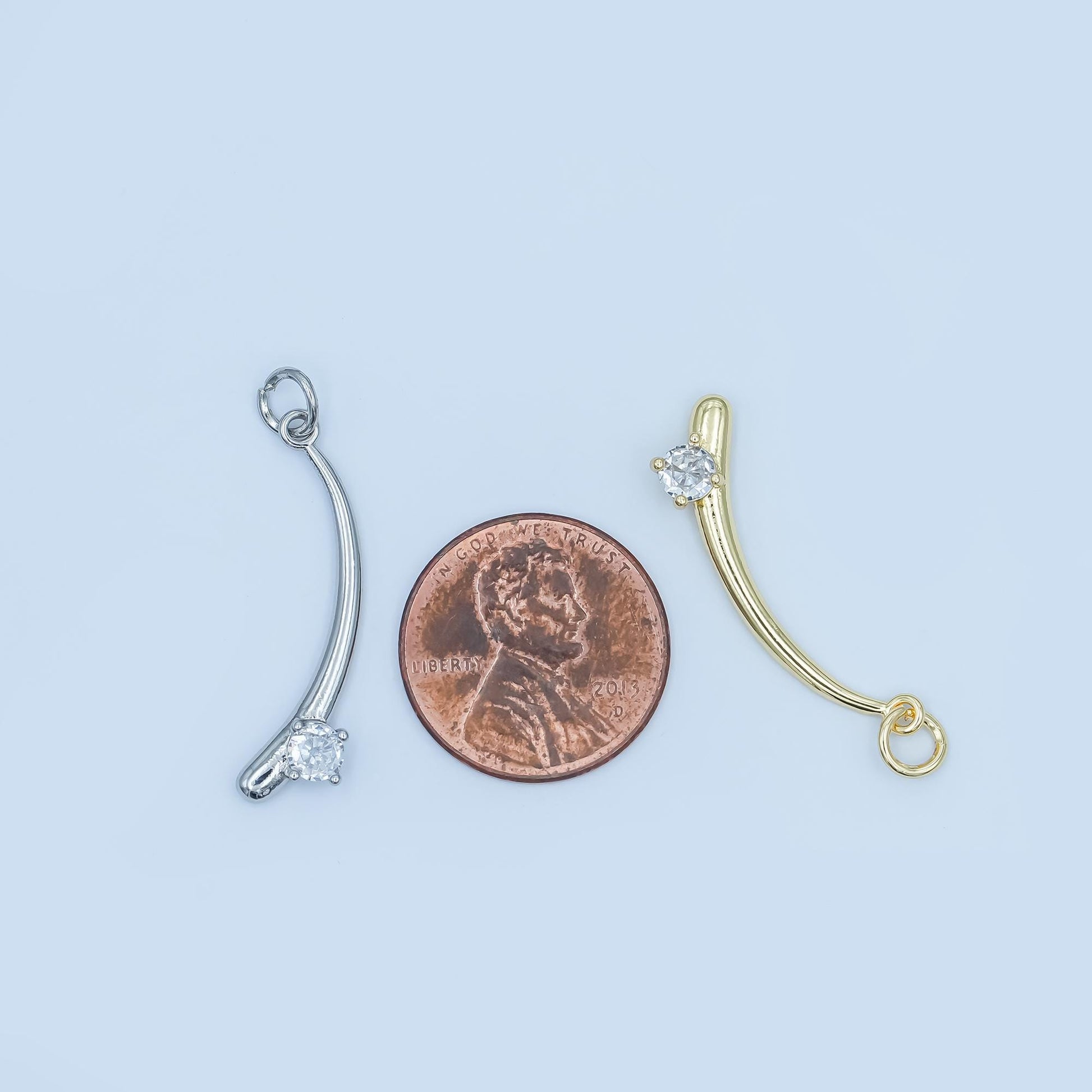 Curved Shooting Star Pendant Charm in Gold or Silver – Minimalist Crystal Necklace Charm – Elegant Celestial Jewelry Accent E293