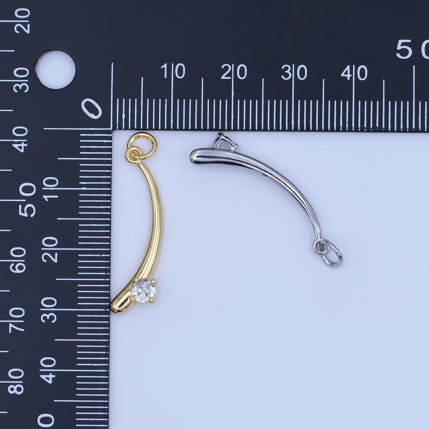 Curved Shooting Star Pendant Charm in Gold or Silver – Minimalist Crystal Necklace Charm – Elegant Celestial Jewelry Accent E293