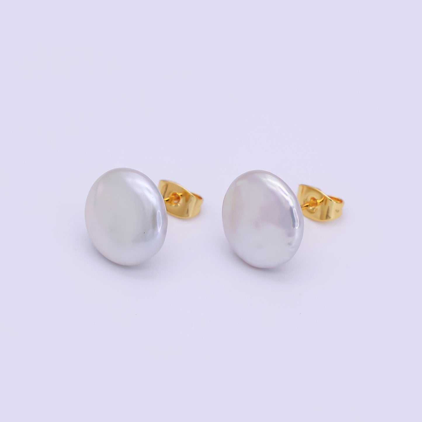 24K Gold Filled Shell Pearl Round Stud Earrings | T185