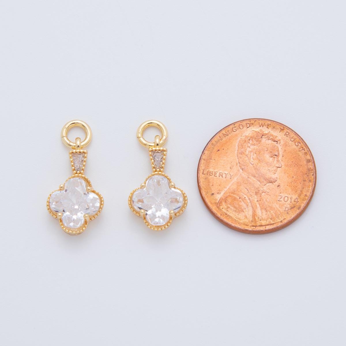 Mini 18k Gold Filled Quatrefoil Pendant Gold Charm Clear Cubic Zirconia Stone Necklace Bracelet Pendant Four leaf Clover Lucky Charm AF-711