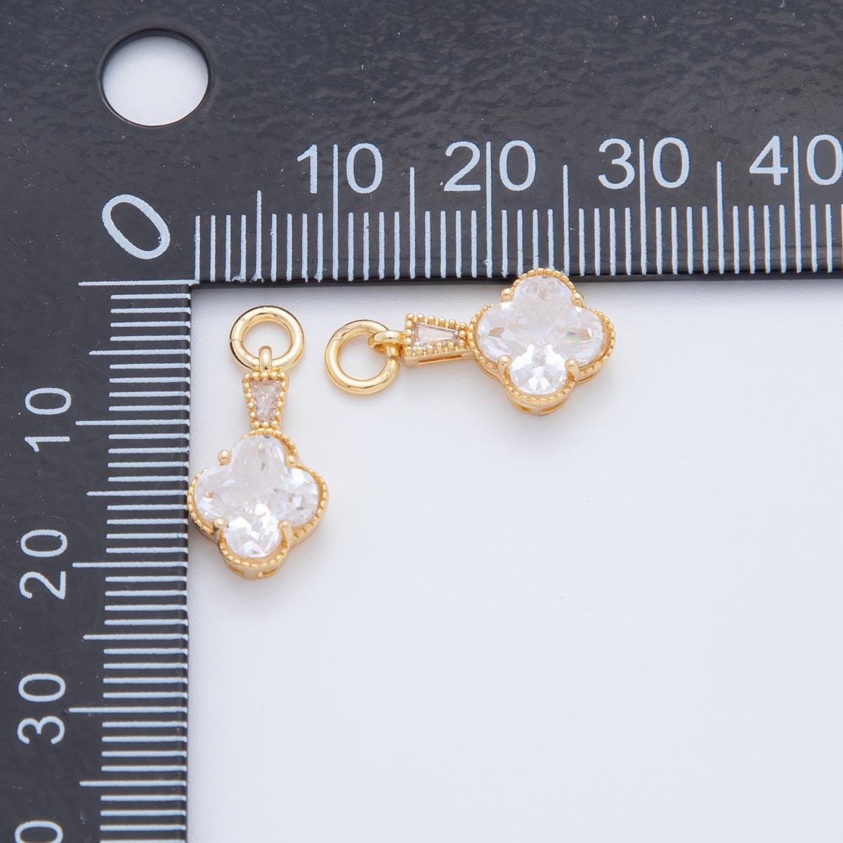 Mini 18k Gold Filled Quatrefoil Pendant Gold Charm Clear Cubic Zirconia Stone Necklace Bracelet Pendant Four leaf Clover Lucky Charm AF-711