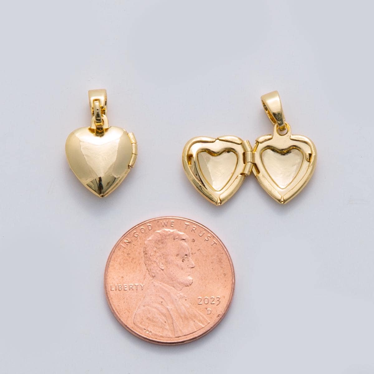 Minimalist Heart Locket Pendants Mini Heart Charm for Photo Picture Necklace bracelet in 18k gold filled Supply Ah-688