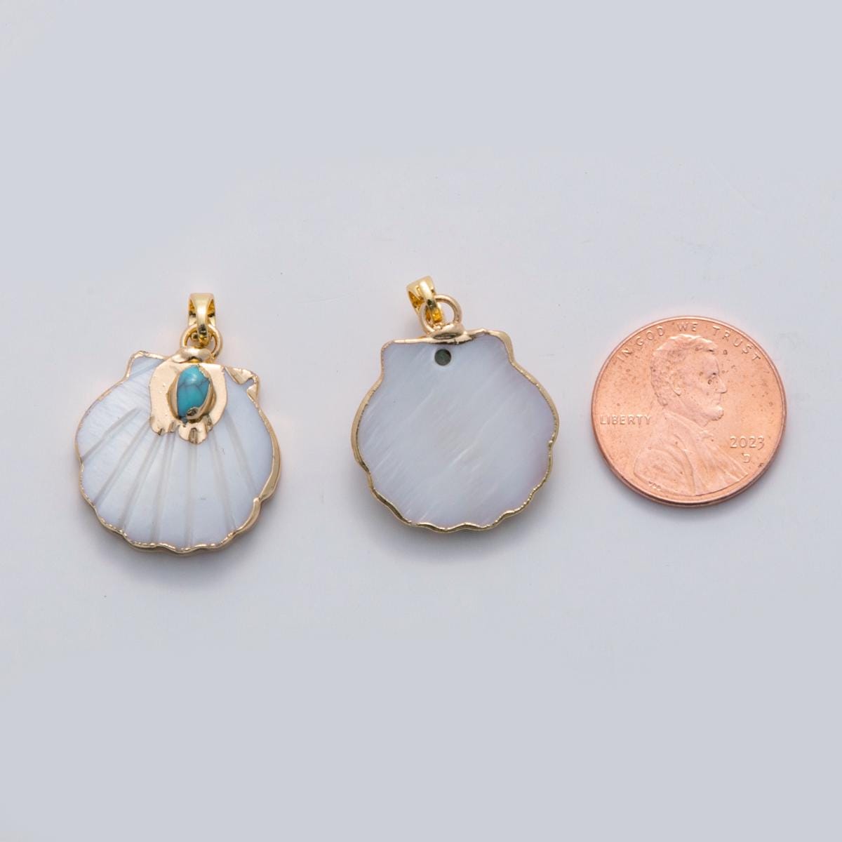 18k gold filled Shell Clam flower Shell Pearl Charm pendant with Turquoise Stone | AH-699