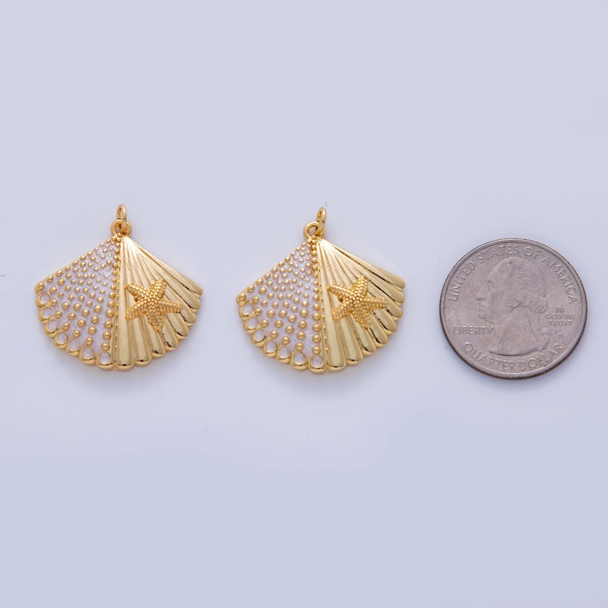 18K Gold Filled Dotted Lined Clam Sea Shell Starfish Charm | AF323