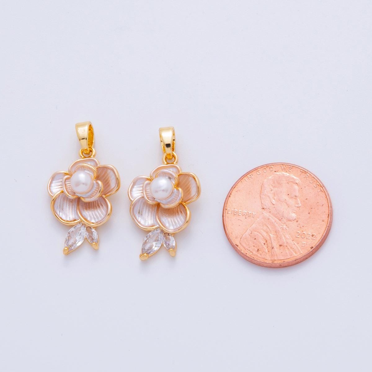 18K Gold Filled Marquise Shell Pearl Flower Pendant | AH712