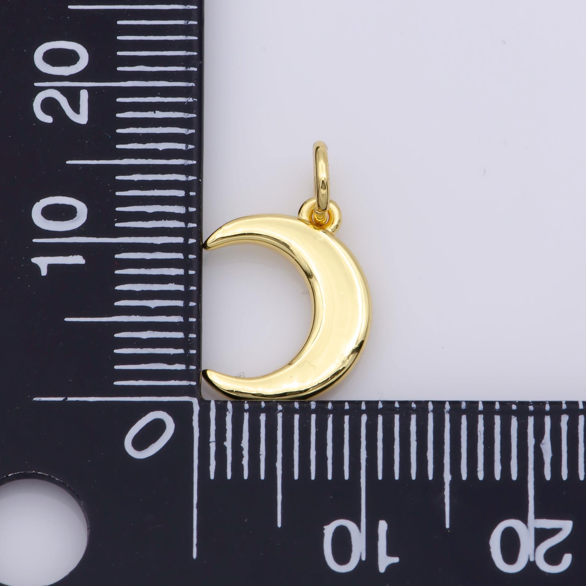 Dainty 14K Gold Filled Crescent Moon Charm Gold Pendant for Necklace Charm Component D-461