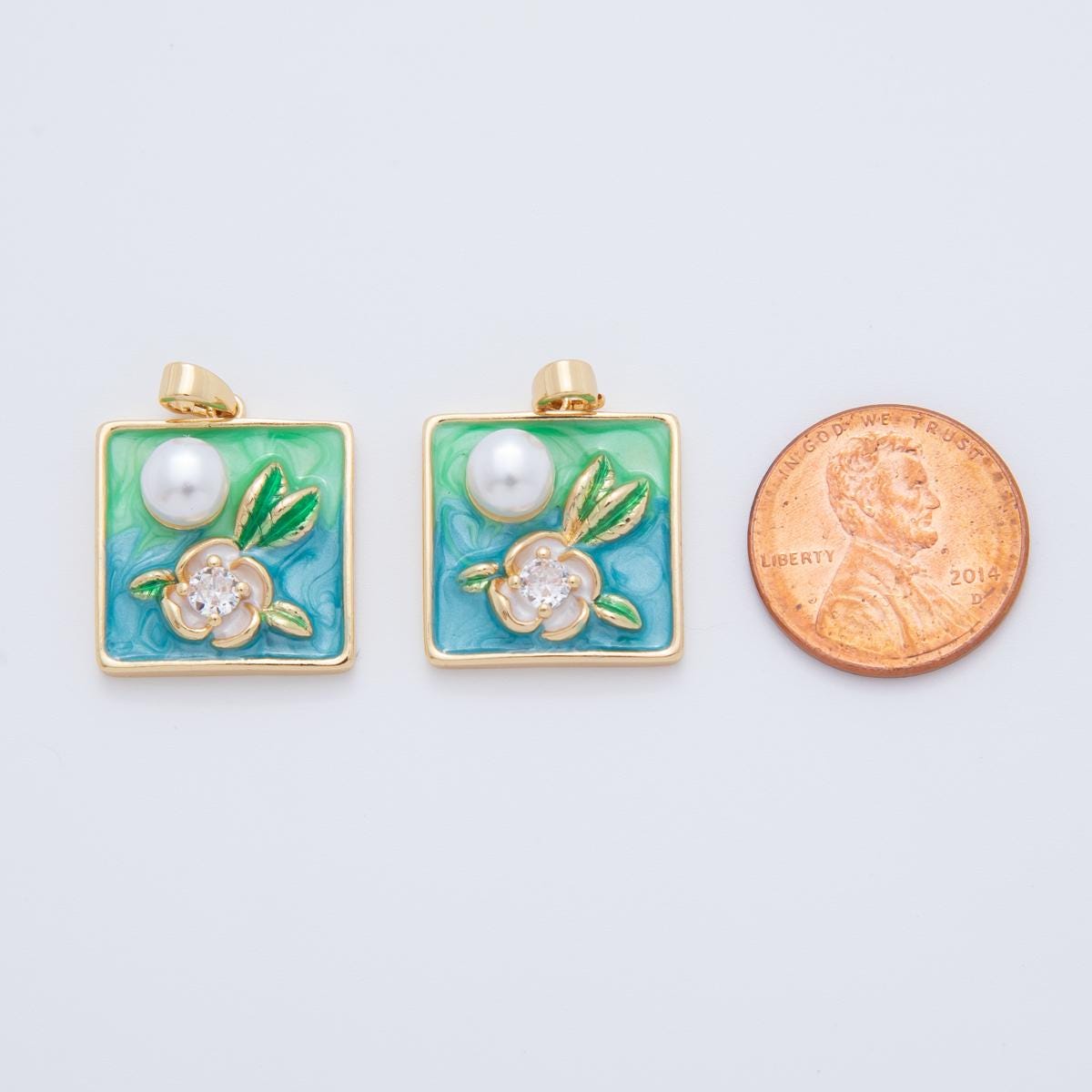 18K Gold Filled Shell Pearl White Flower Enamel Square Pendant | AH766