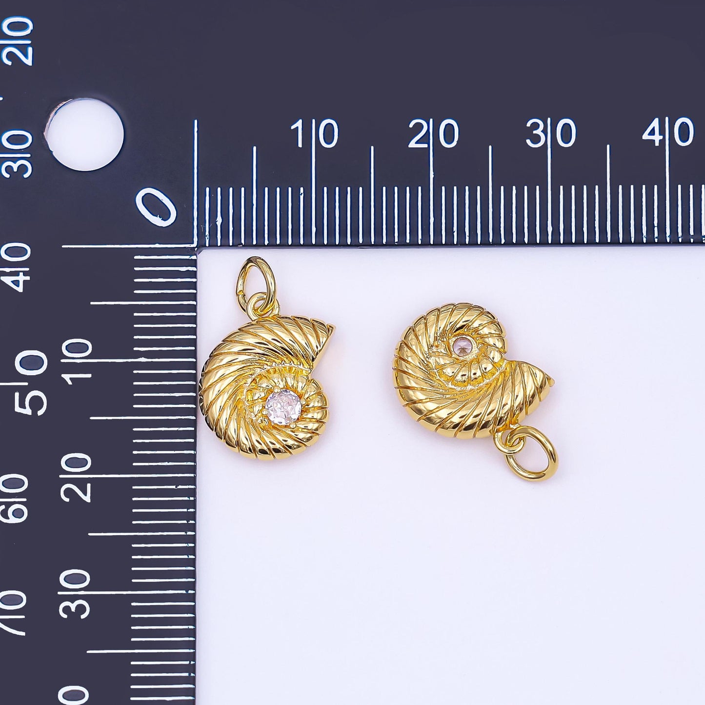 Tiny gold shell charms 24k gold filled conch shell pendant conch shell charm bracelet necklace for diy jewelry making supply N-730