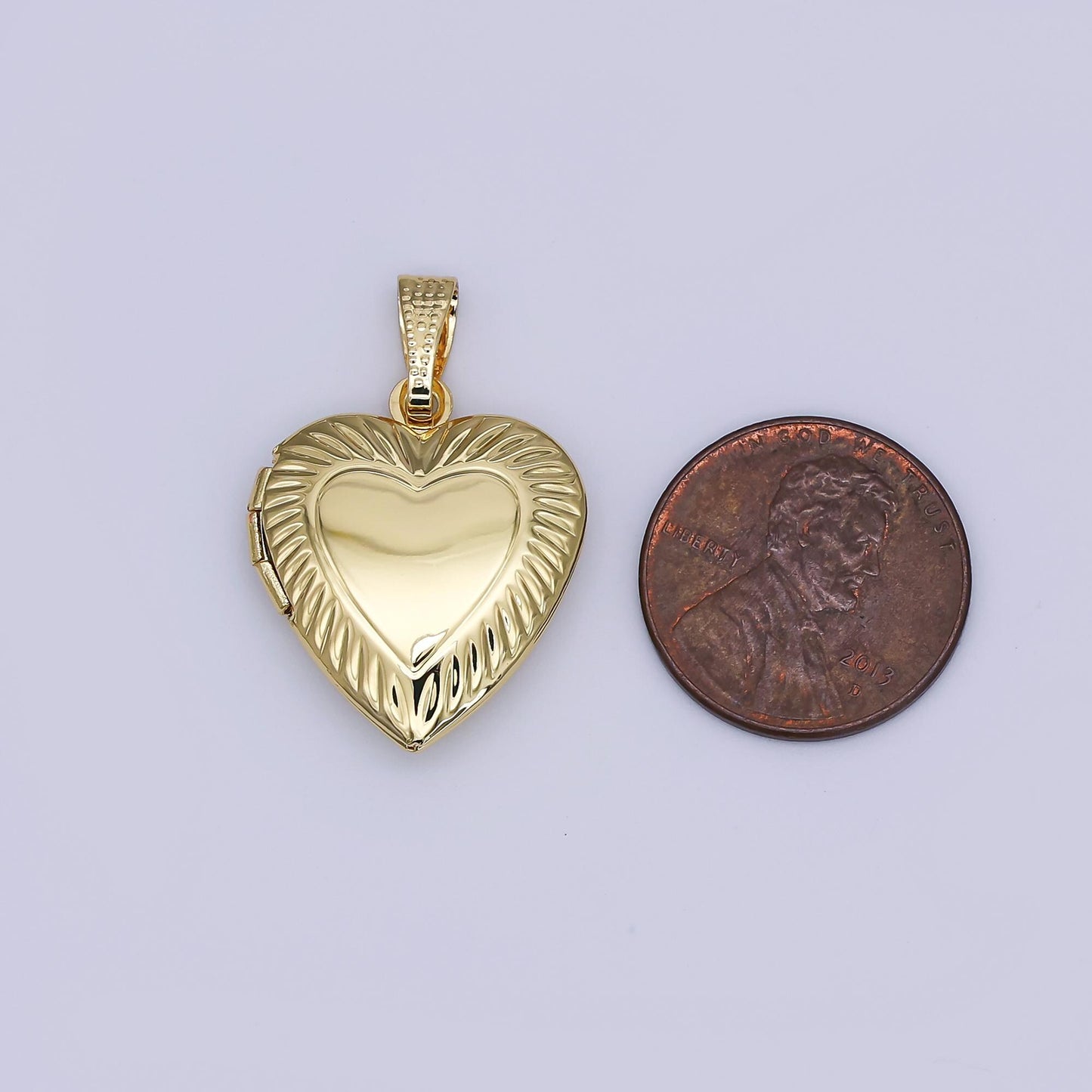 Minimalist Sunburst Heart Locket Pendants Photo Locket Charm for Necklace bracelet in 24k gold filled Supply AH-490