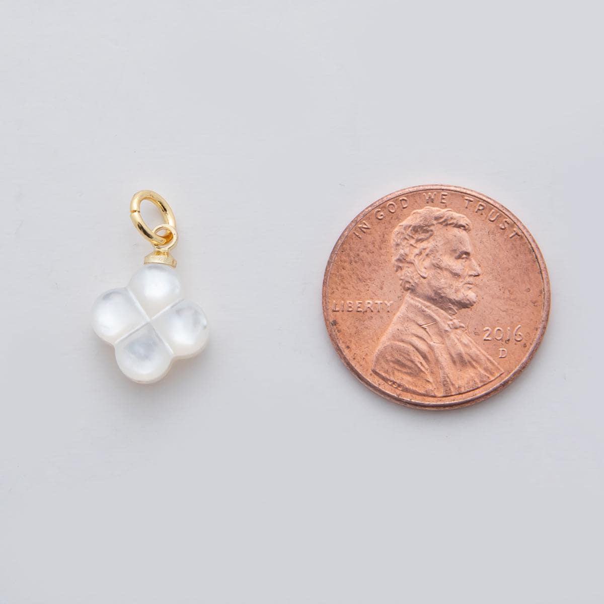 18K Gold Filled White Shell Pearl Clover Charm | AF-339