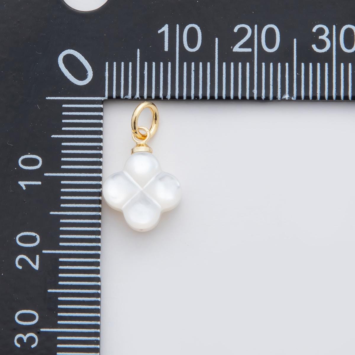 18K Gold Filled White Shell Pearl Clover Charm | AF-339