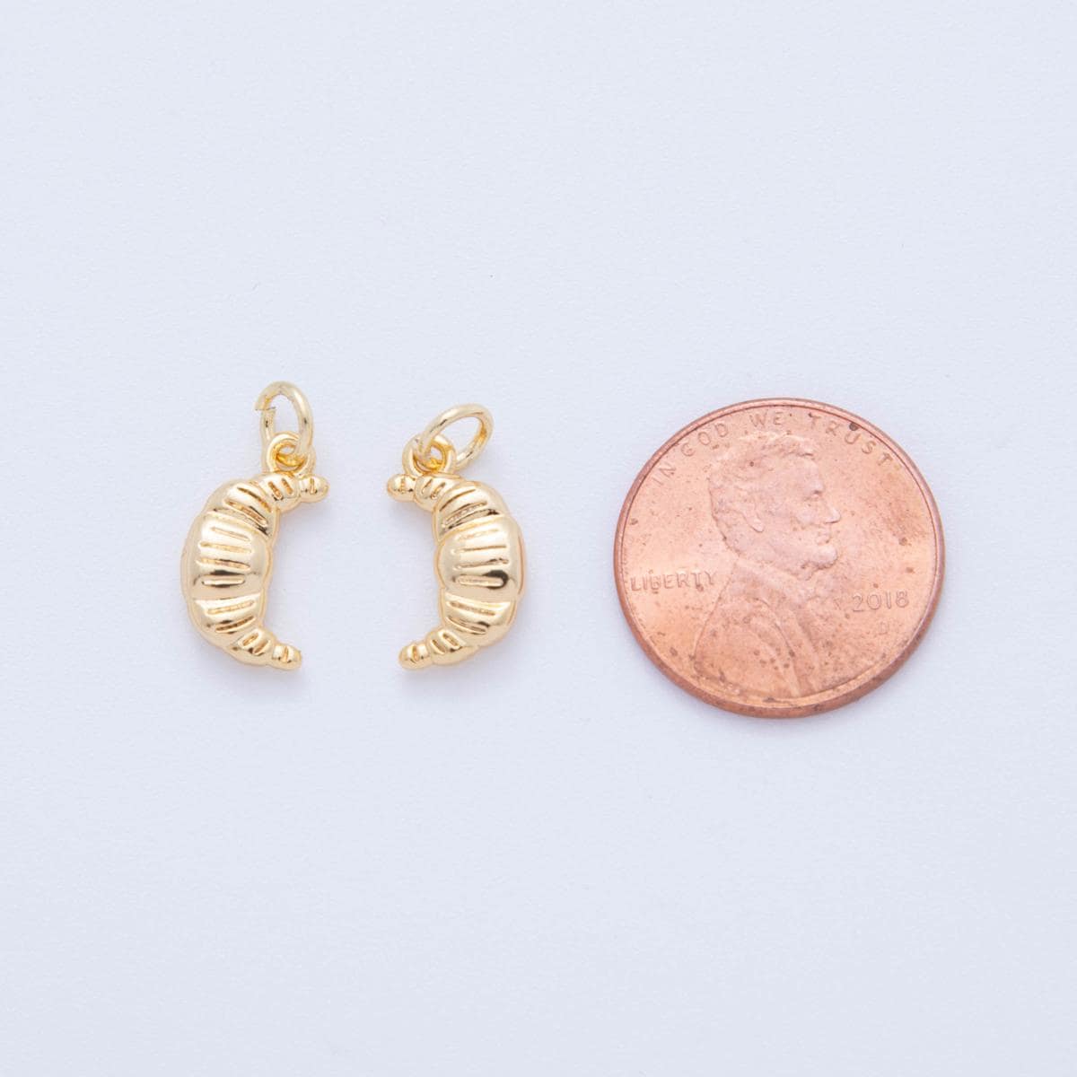 Mini 18k gold filled croissant charm french lover pendant foodie mix charm for bracelet necklace earring component D-035