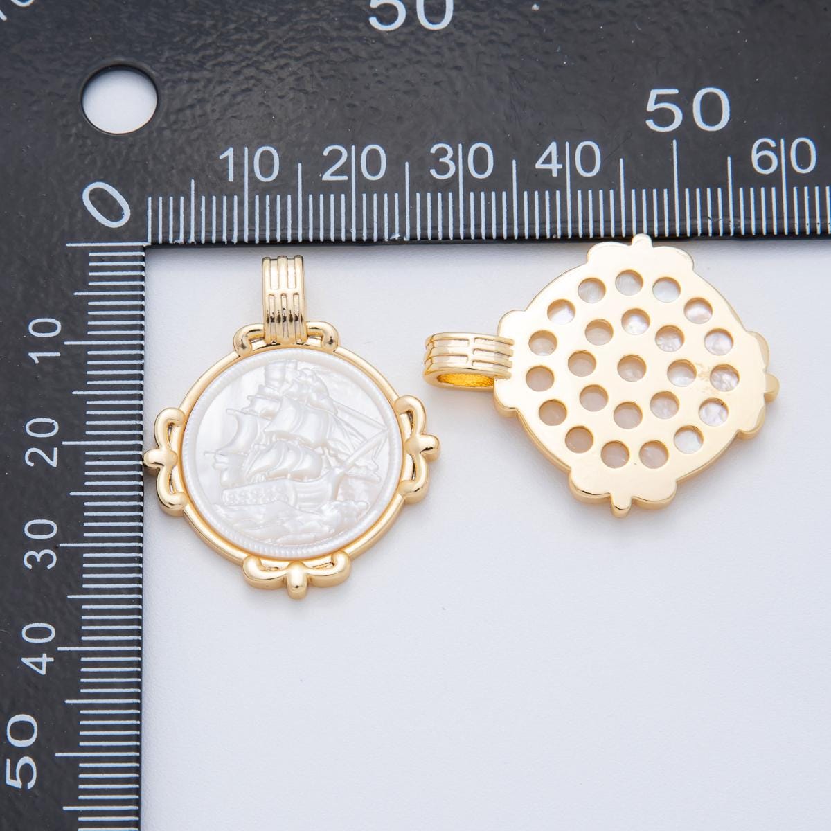 18K Gold Filled Women Lady Face Portrait Cameo Nautical Floral Natural Abalone Pearl Bezel Round Charm | AF-831
