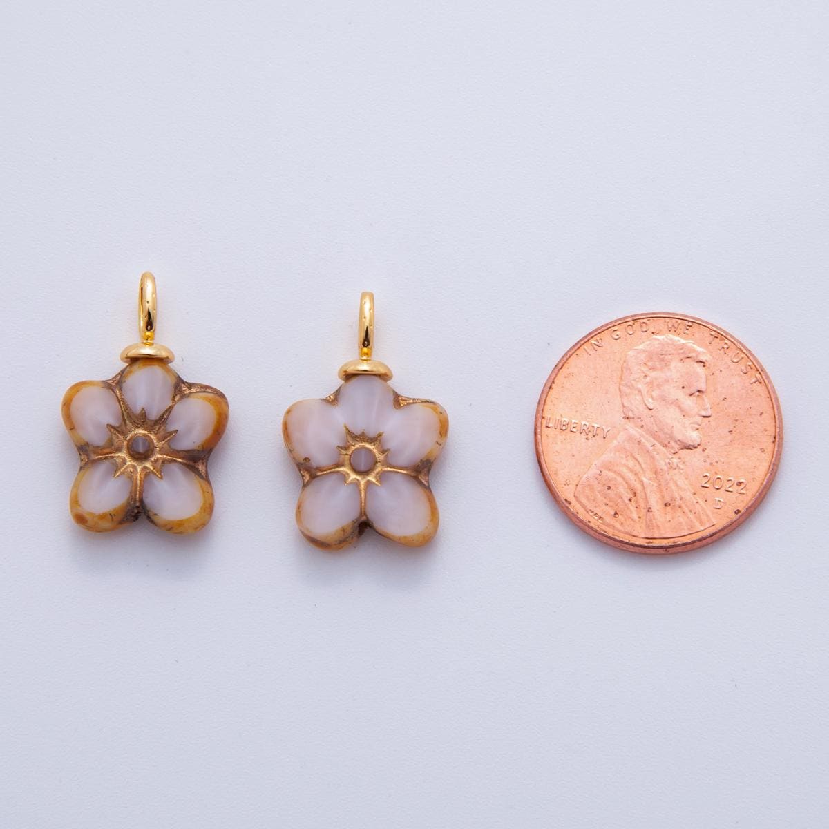 Hand-Painted Floral Resin Charms – Gold Accented Forget Me Not Flower Drop Charm Vintage Bohemian Style AF-719