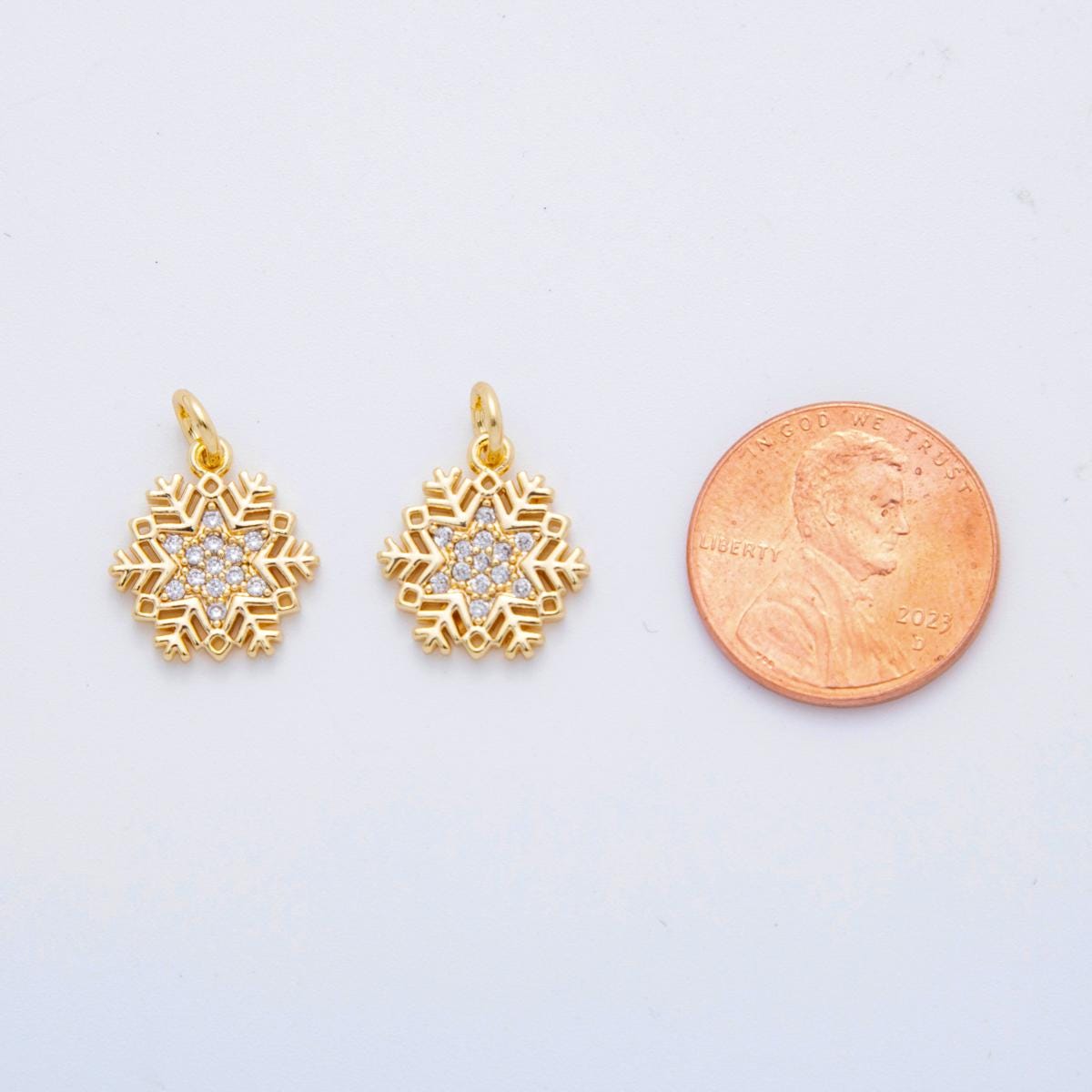 18K Gold Filled Snow Pendant Mini Snowflake Cz Winter Charm Bracelet Necklace for DIY Jewelry Making Supply AF-805