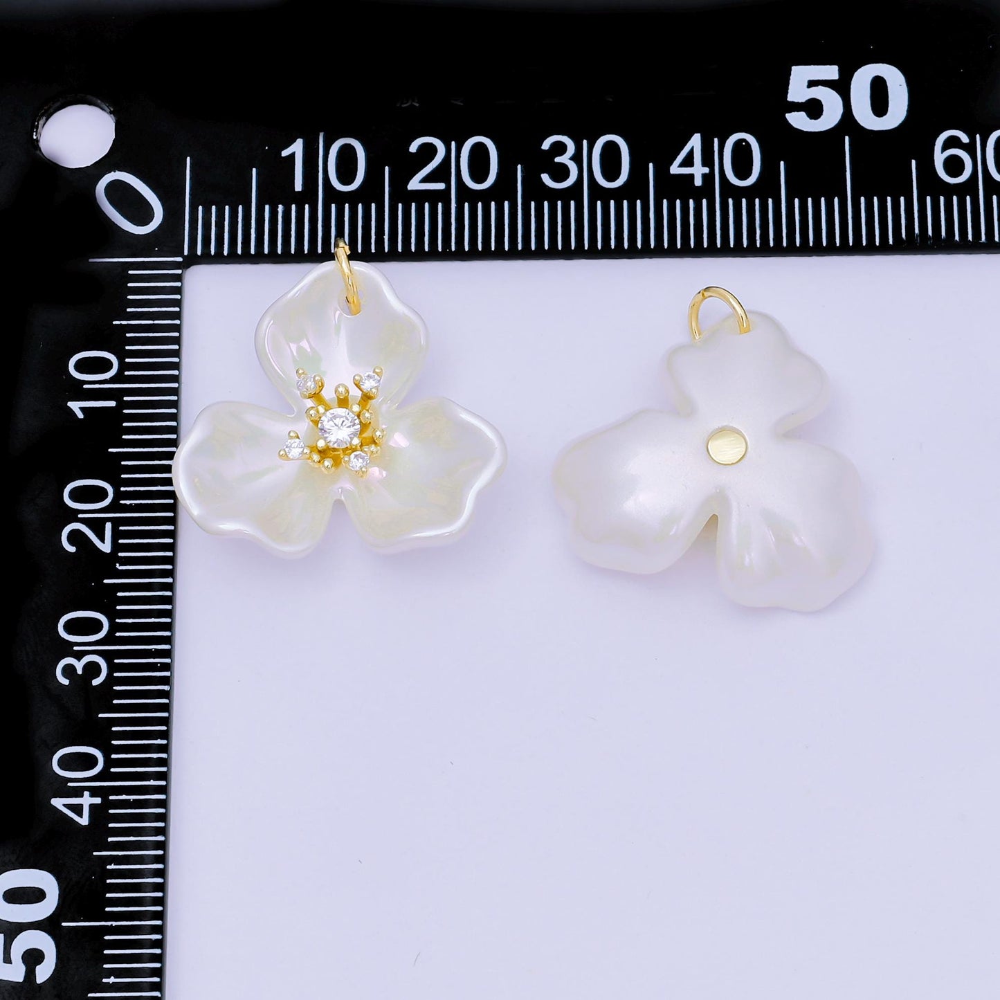 White Resin Flower Charm for Necklace Earring or DIY Jewelry Making N-151
