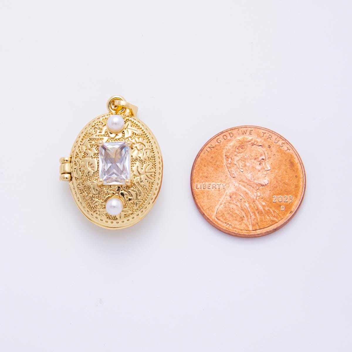 Minimalist Oval Locket Pendants Mini CZ Locket Charm for Necklace bracelet in 18k gold filled Supply AH-801