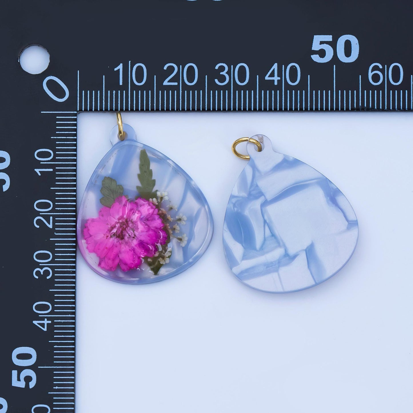 Handmade Blue Pink Dianthus Flower Charm in Resin – Real Pressed Flower Jewelry Making Supply for Necklace or Earring DIY N-061