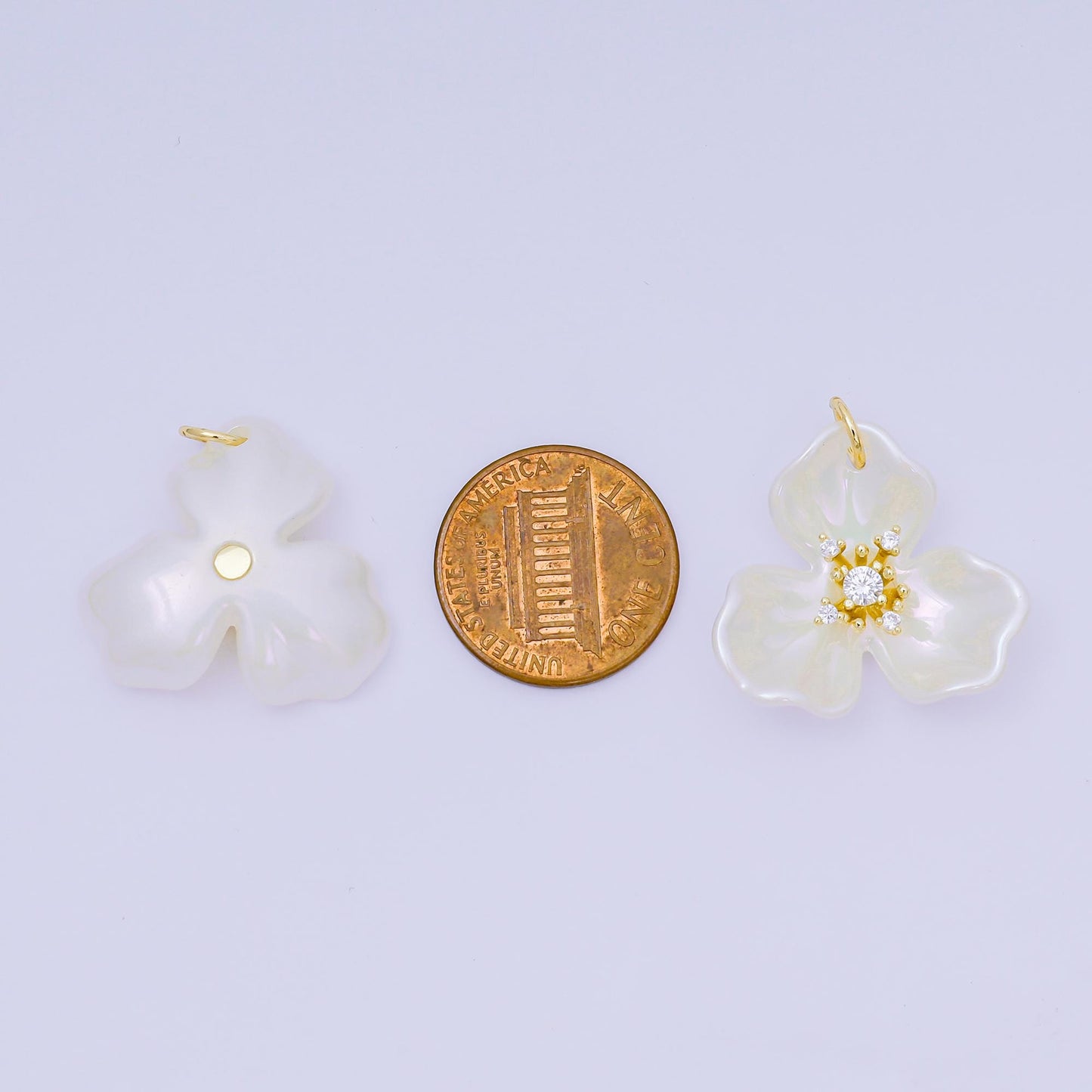 White Resin Flower Charm for Necklace Earring or DIY Jewelry Making N-151