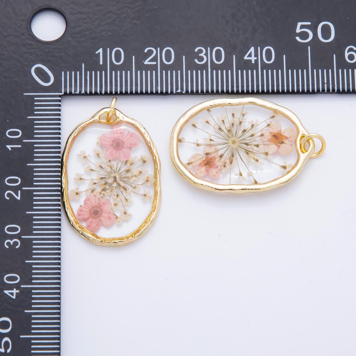 18K Gold Filled 31mm Oval Resin of Wildflower Charm | AH846 - AH848