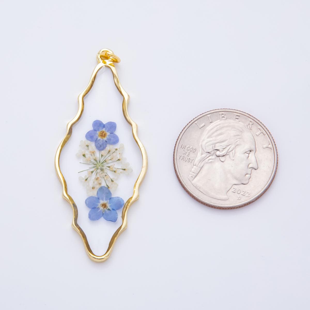 18K Gold Filled 54mm Resin Wavy Diamond-cut Blue Flowers Charm | AH849