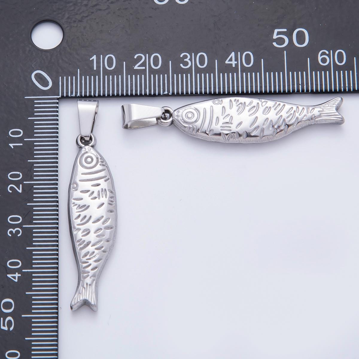 Stainless steel 47.3mm fish Sardines Charm minimalist Animal Pendant in gold sardine fish pendant | p-802