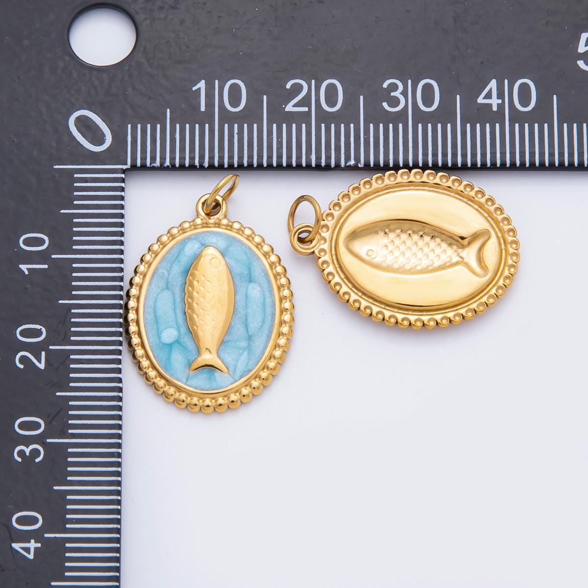 Enamel Stainless steel 27mm fish Oval Charm minimalist Pendant in gold sardine fish jewelry | C-277